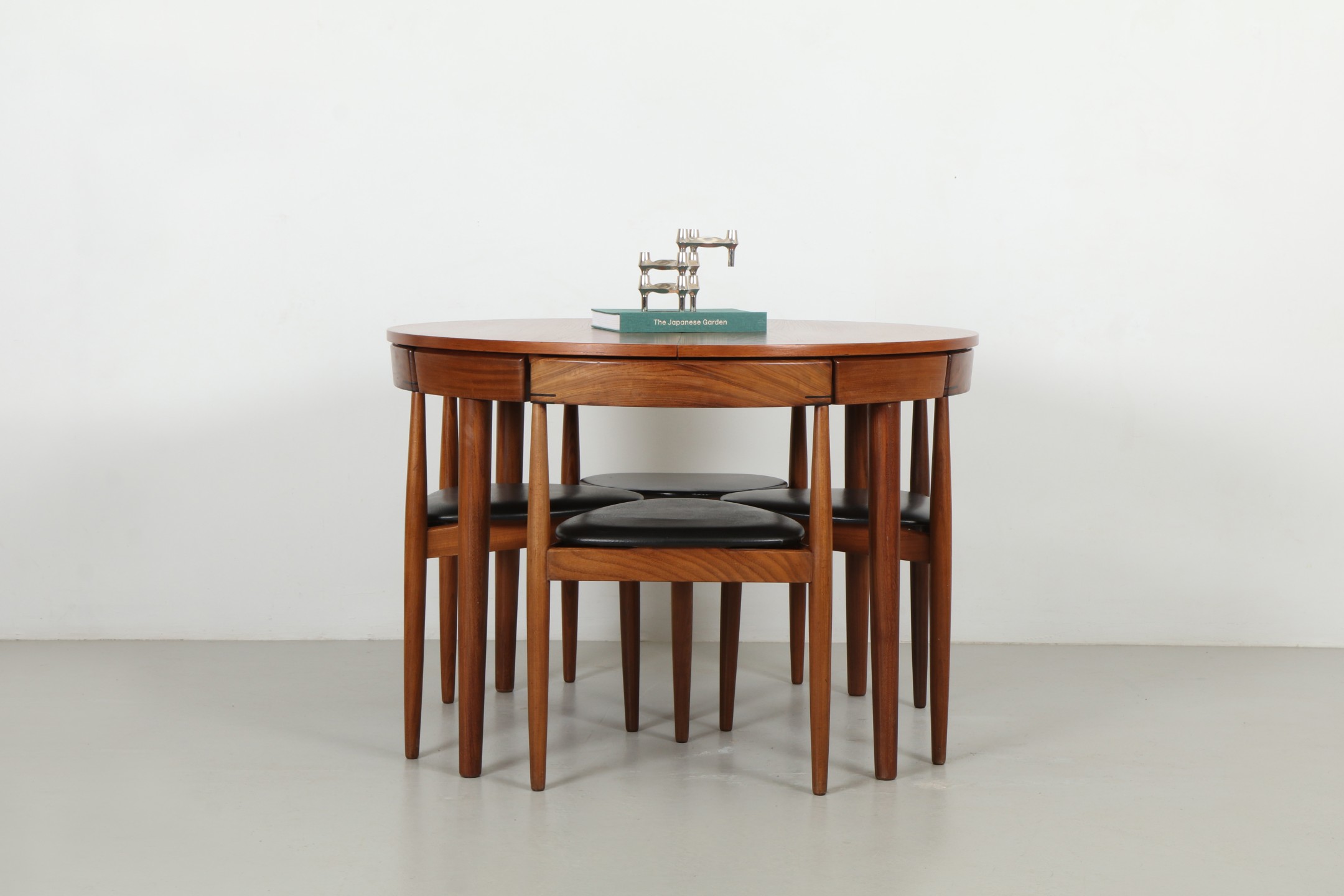 Stunning Hans Olsen Extending 'Roundette' Dining Suite by Frem Rojle