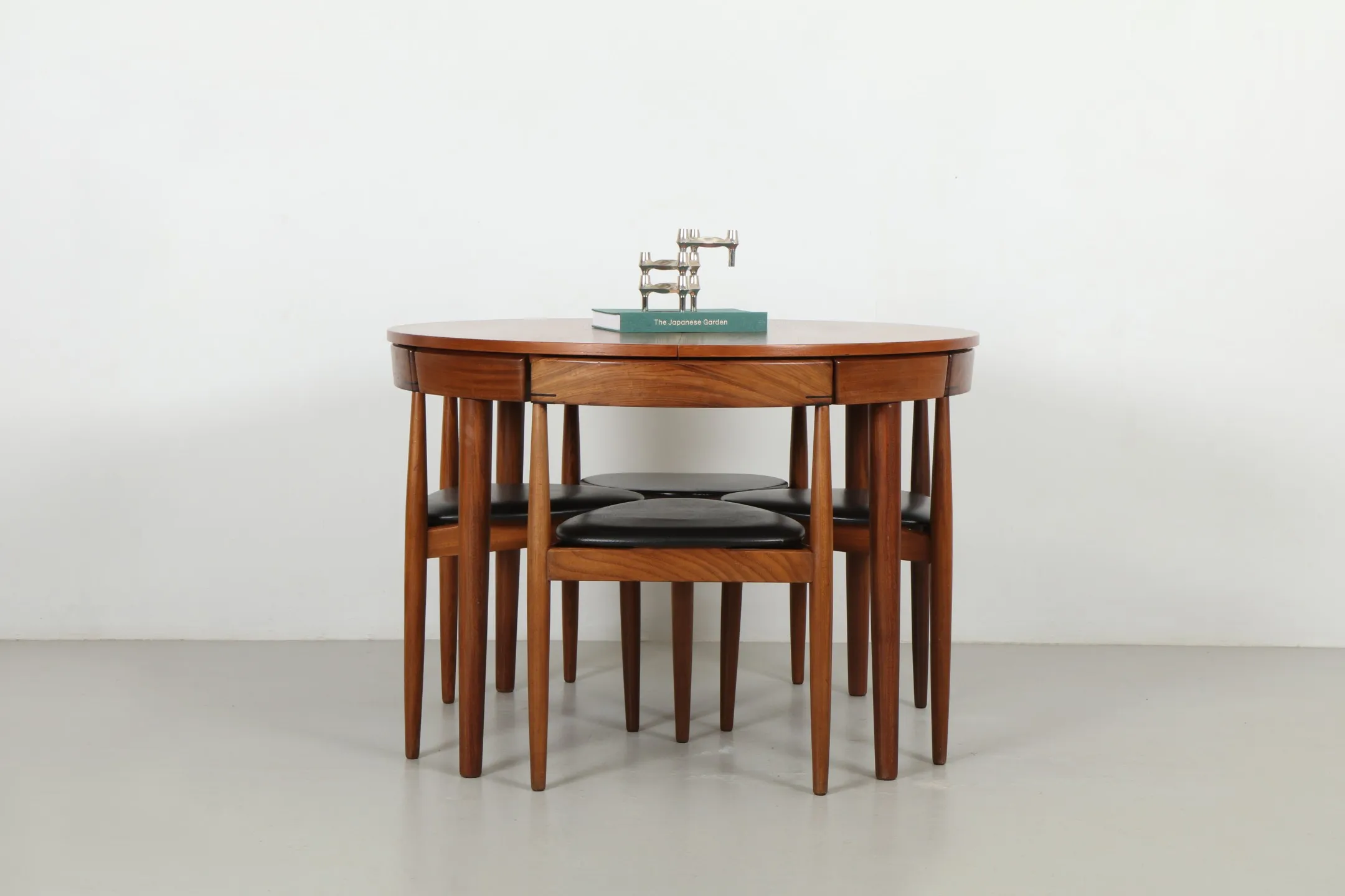Stunning Hans Olsen Extending 'Roundette' Dining Suite by Frem Rojle