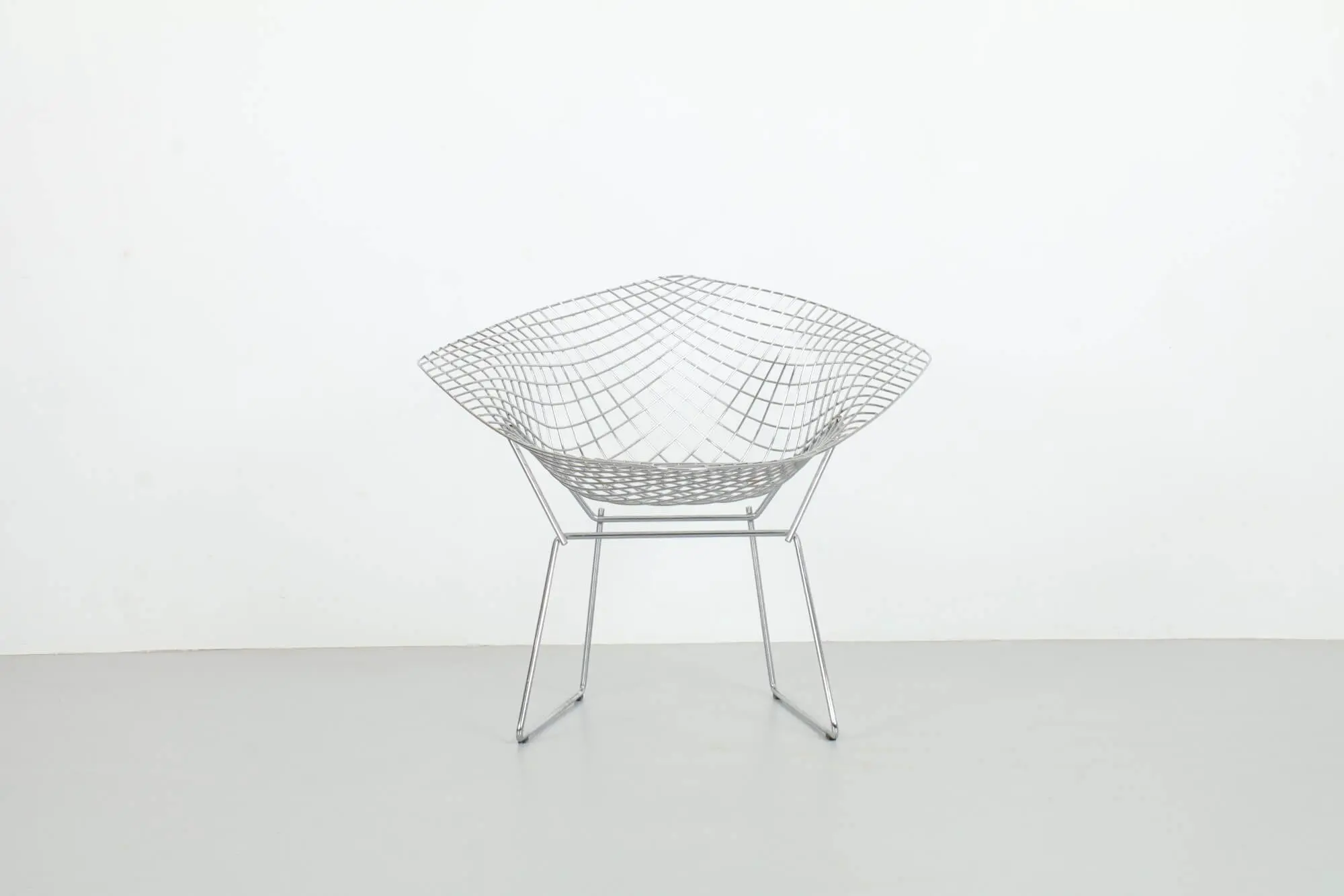 Sharp Harry Bertoia 'Diamond' Chair by Knoll