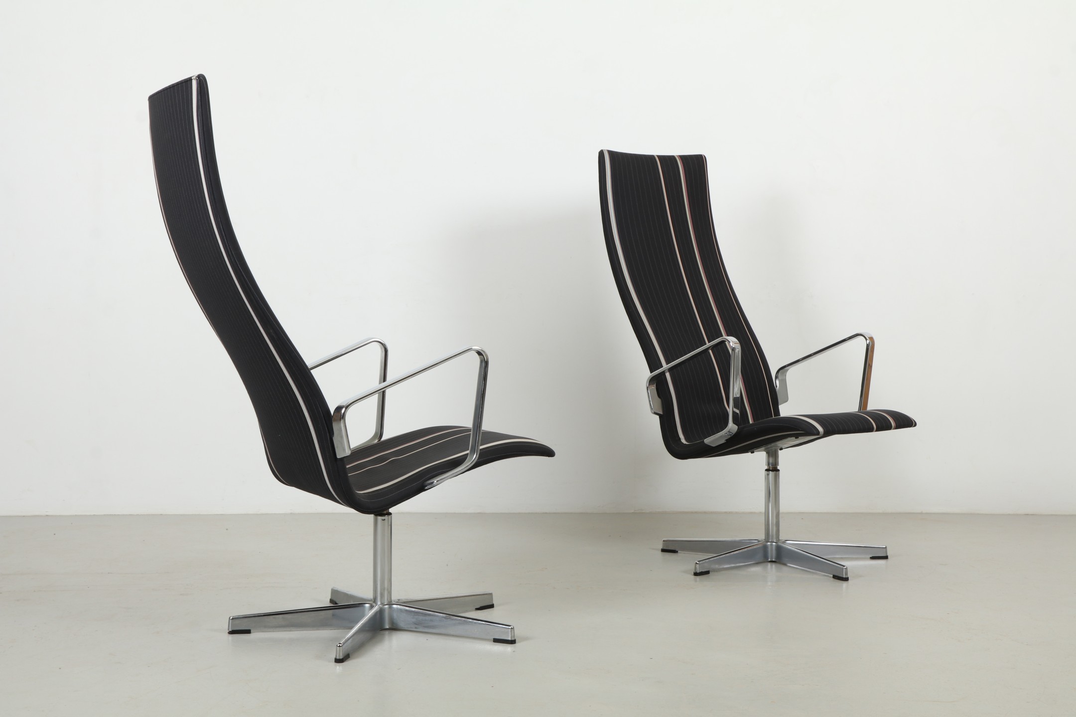 Iconic Arne Jacobsen 'Oxford' Model 3172 Office Chairs by Fritz Hansen