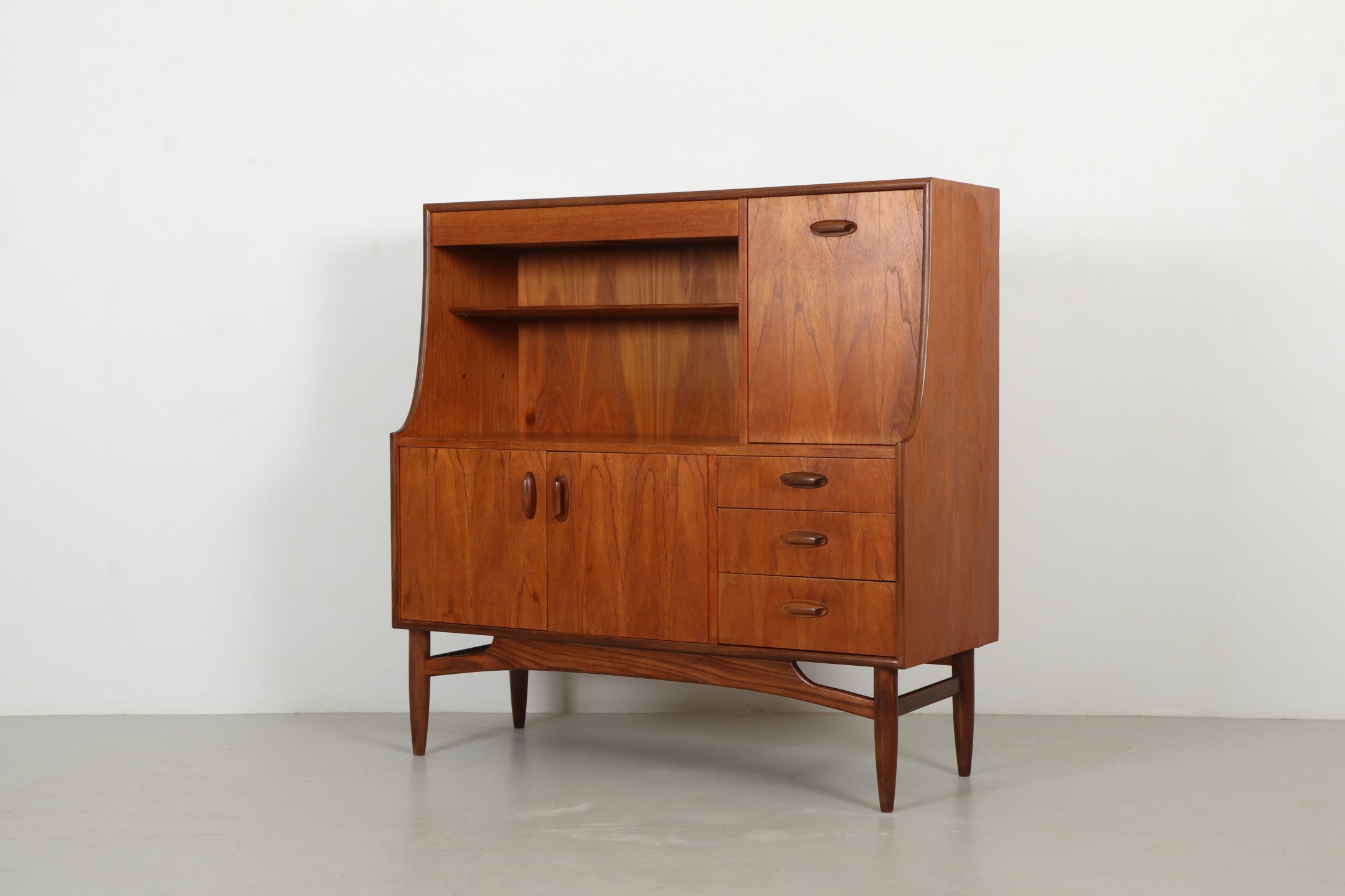 Refined Victor Wilkins 'Brasilia' Tall Sideboard by G-Plan