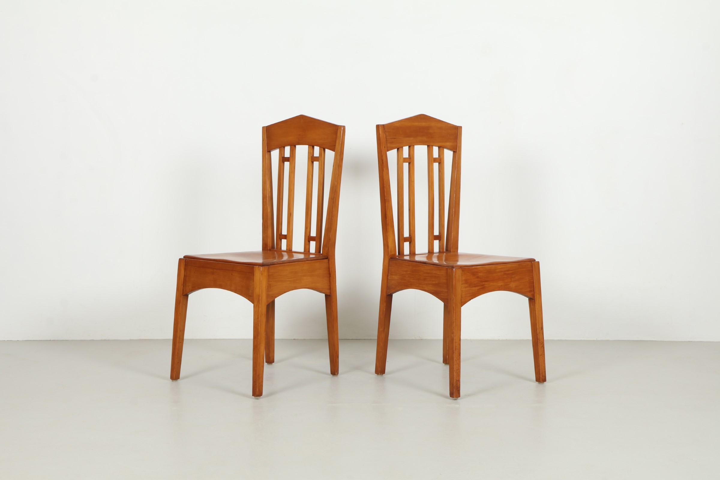Revered Roy Lippincott 'Library Chairs' for University of Auckland Arts Building