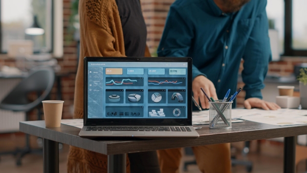 Choosing the Right BI Tools for Businesses: Key Considerations and Insights