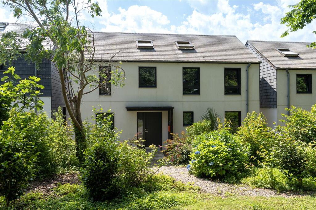 4 bedroom detached house in Penzance no chain great location
