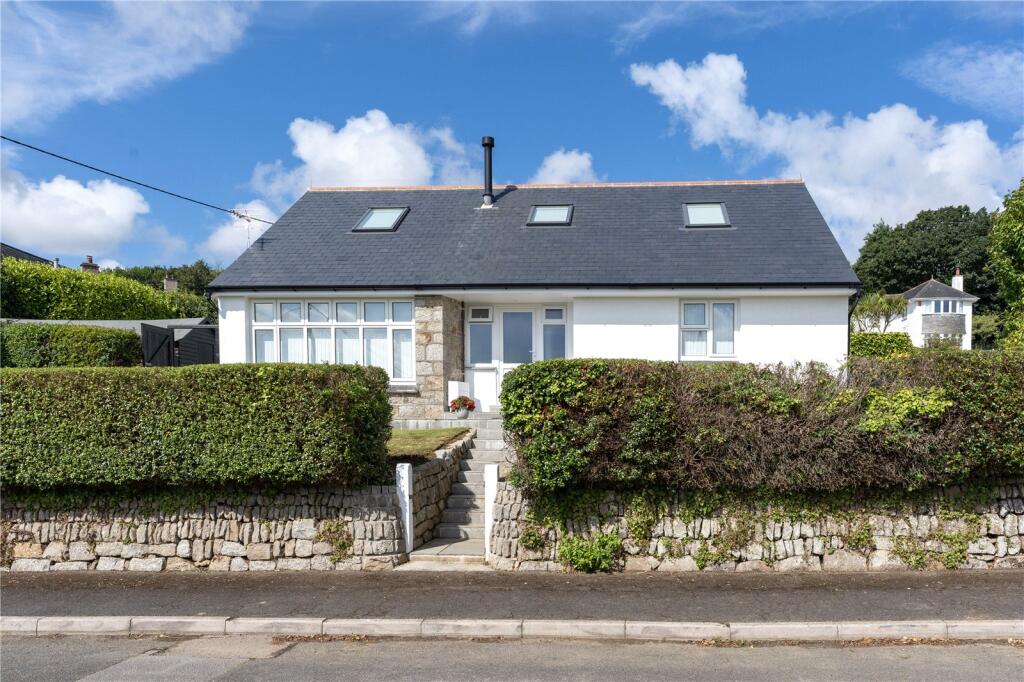 4 bedroom detached house in Penzance