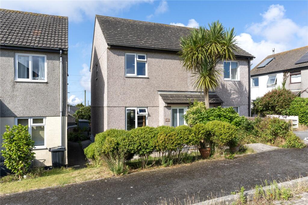 2 bedroom semi detached house in St. Buryan, 