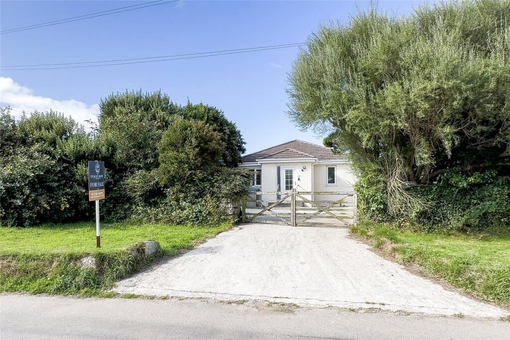 3 bedroom bungalow in St. Buryan great location