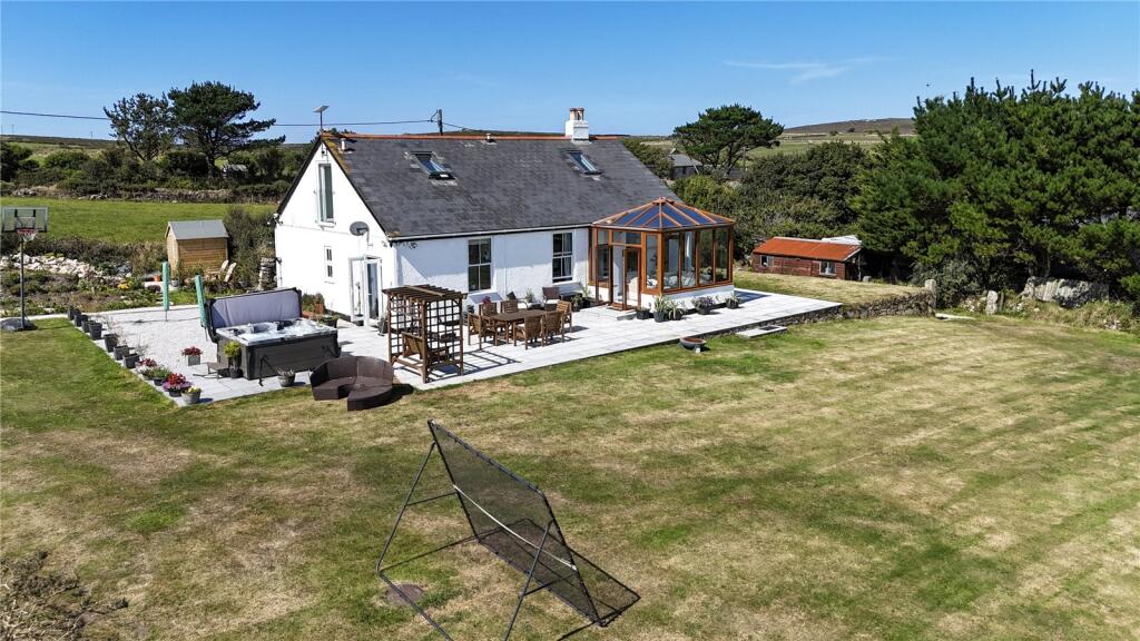 bungalow in Newbridge with land, great location