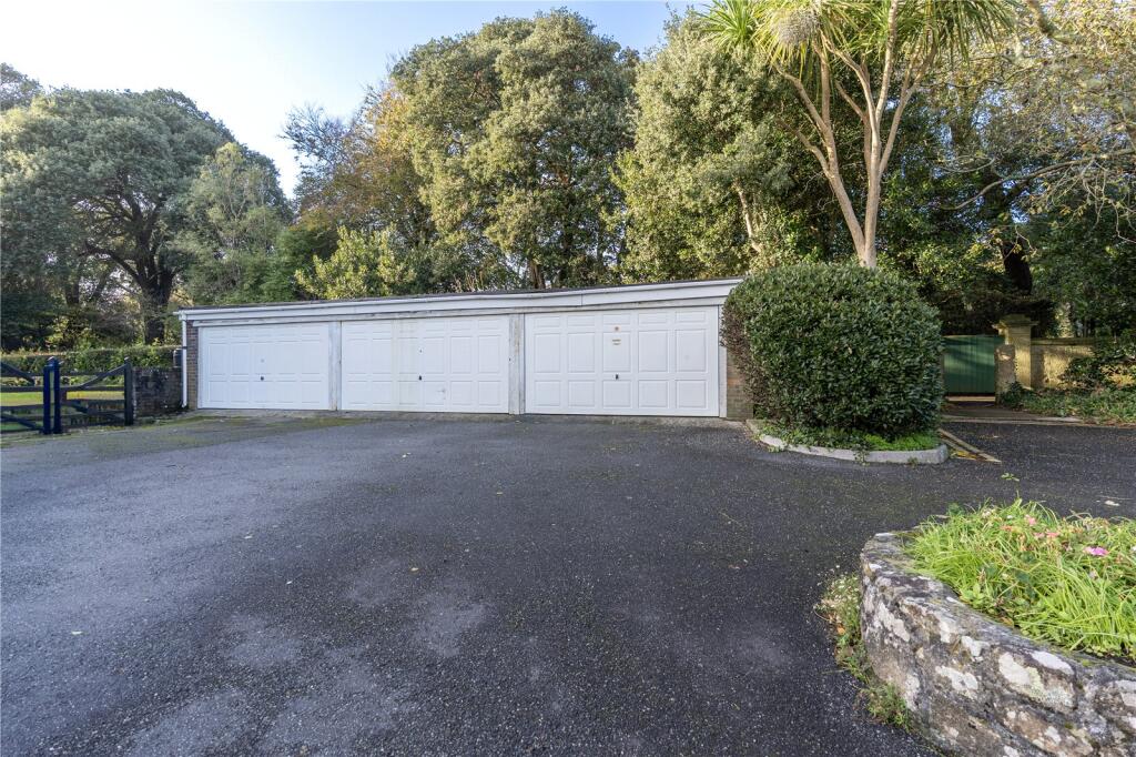 garage for sale Penlee Manor Drive, investment storage or parking.