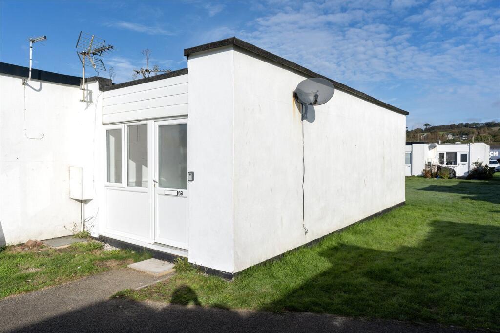 1 bedroom chalet Penzance great location, no chain