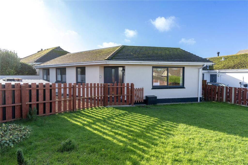 3 bedroom detached bungalow in Goldsithney, great location,