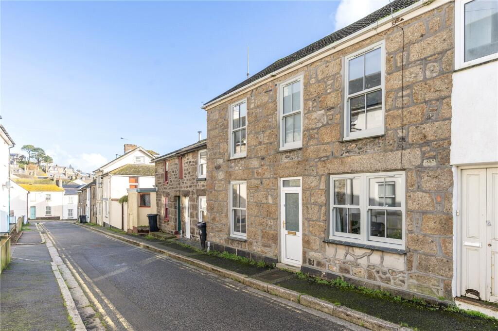 2 bedroom terraced house in penzance, great location, no chain