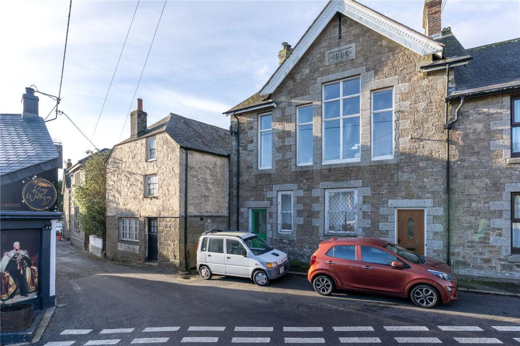 studio apartment in Madron, great location, no chain