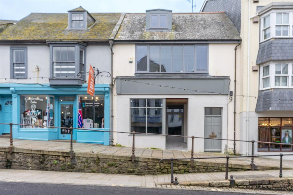 shop for sale with accommodation in Market Jew Street, great town centre location, no chain, residential