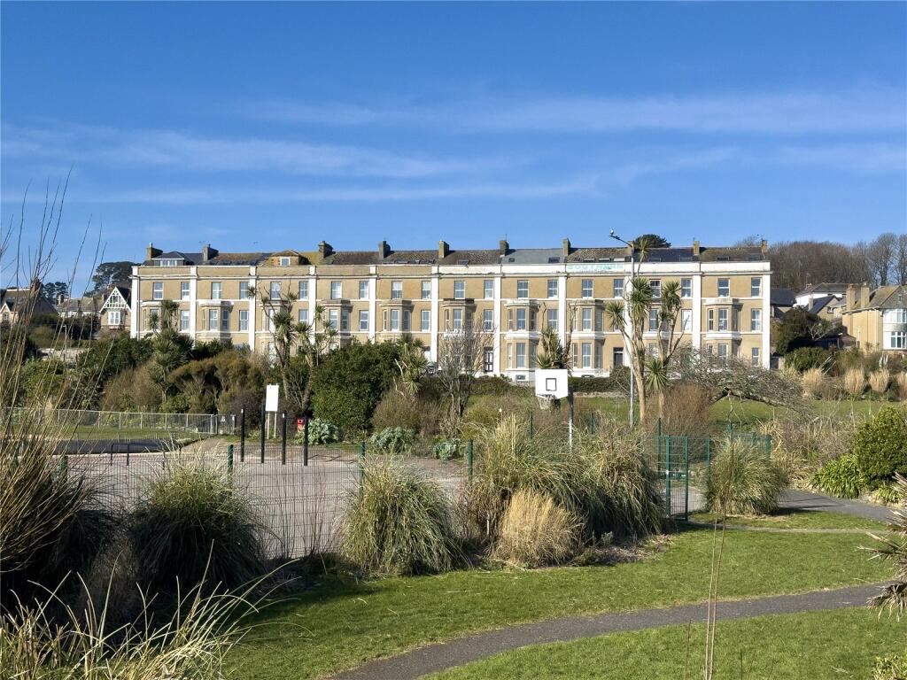 1 bedroom apartment in Penzance, great location, near to Jubilee Pool and Boating Lake and Newlyn