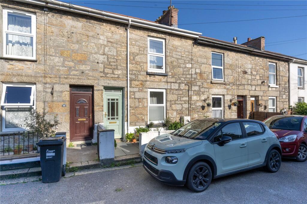 2 bedroom terraced house in Penzance, great first time buyer house, town centre location