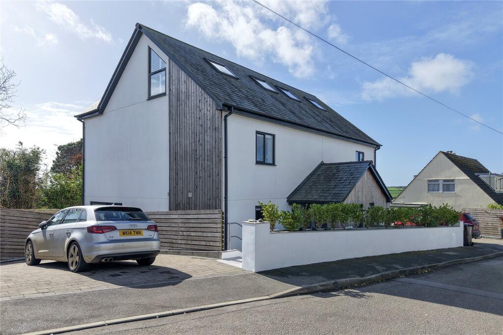 4 bedroom semi detached house in Praa Sands, near beach, great coastal location, quiet, new build.
