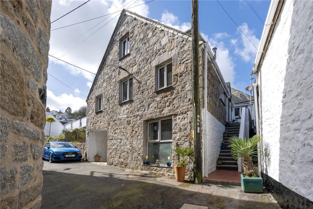 Fradgan Place, Newlyn, Penzance, TR18