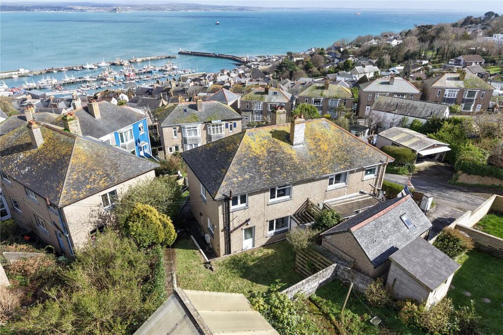 3 bedroom semi detached house in Newlyn, great location, no chain
