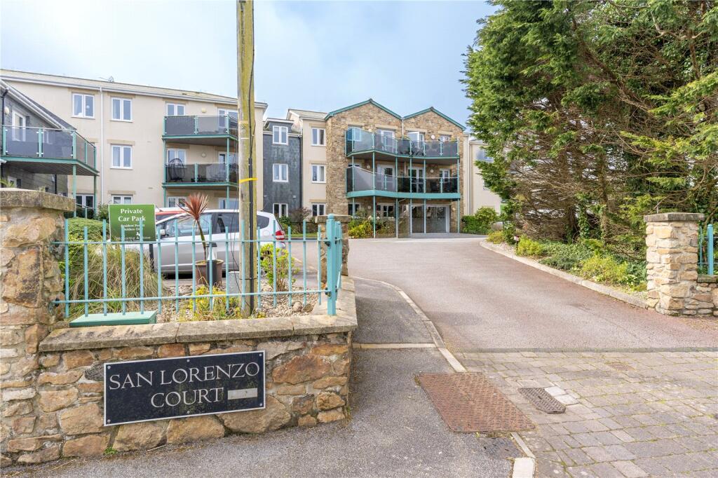 1 bedroom apartment in St. Ives, great location - no chain