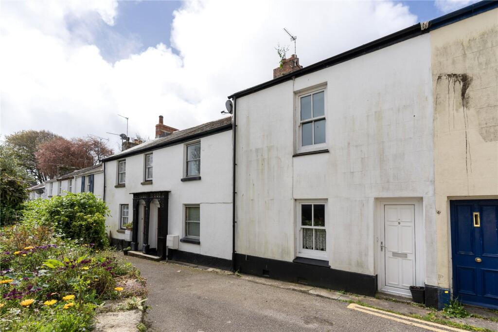 3 bedroom terraced house in Penzance, great location, no chain