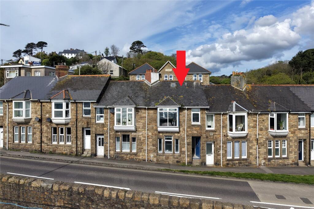 2 bedroom terraced house in Penzance