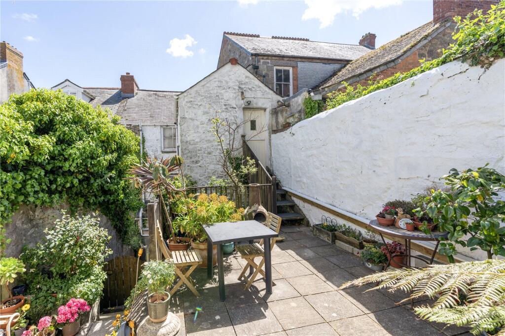 Garden Flat, Bread Street