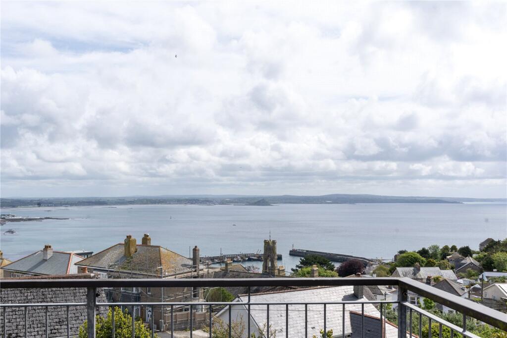5 bedroom detached house in Newlyn