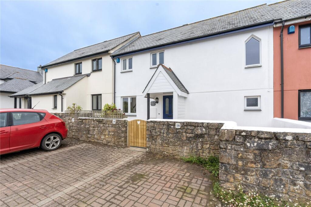 3 bedroom terraced house in St. Buryan, no chain, great family home, investment buy to let