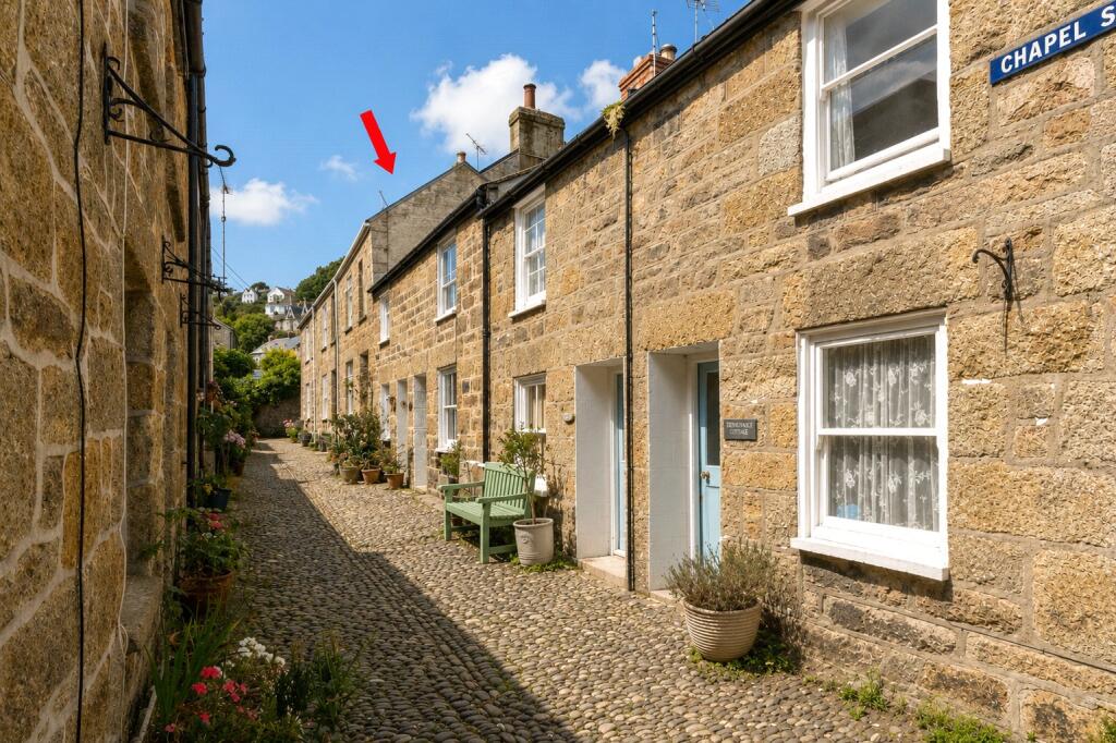 3 bedroom terraced house in Newlyn, great first time buyers, no chain