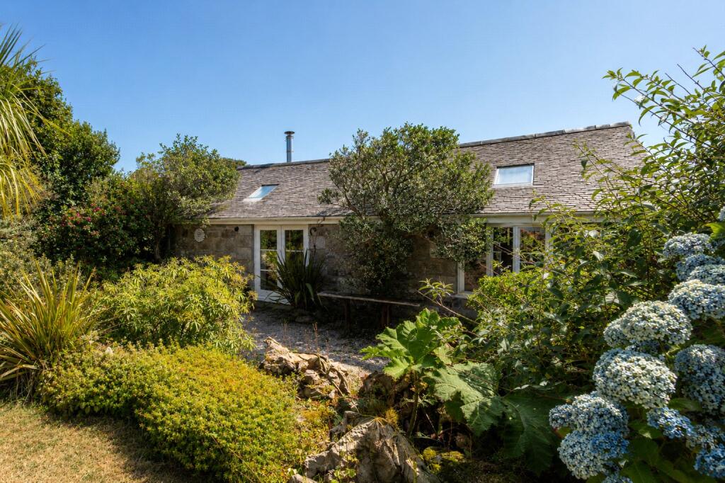 2 bedroom barn conversion st just rural area no chain