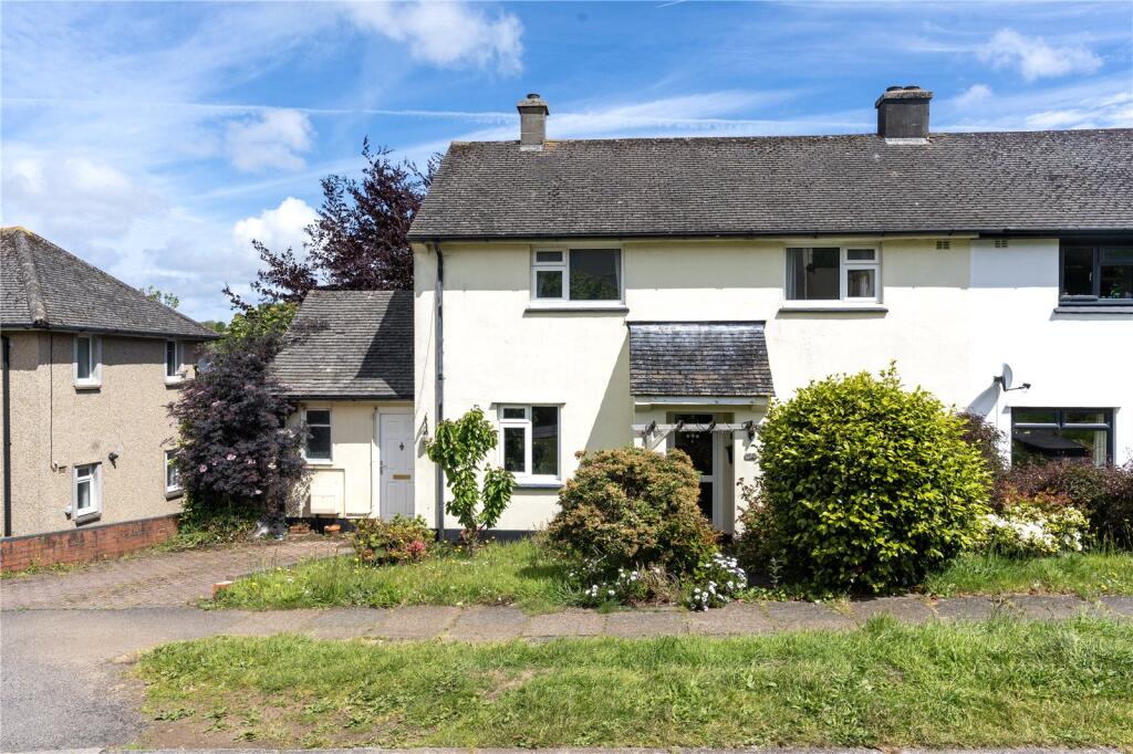3 bedroom semi detached house in Alverton, great location, no chain