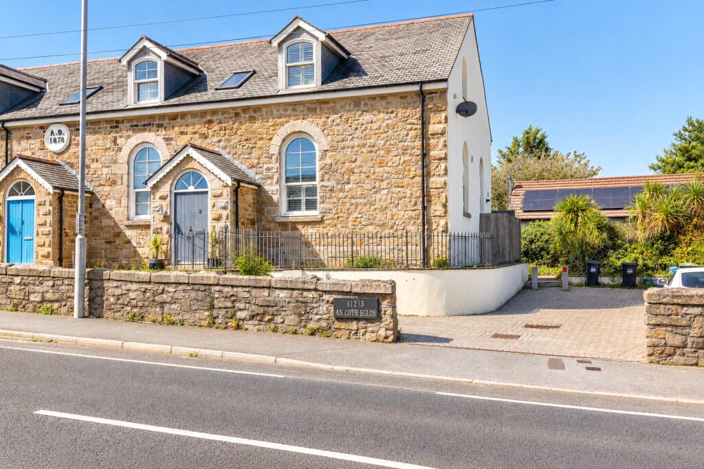 3 bedroom end of terrace, great location, close to A30, no chain