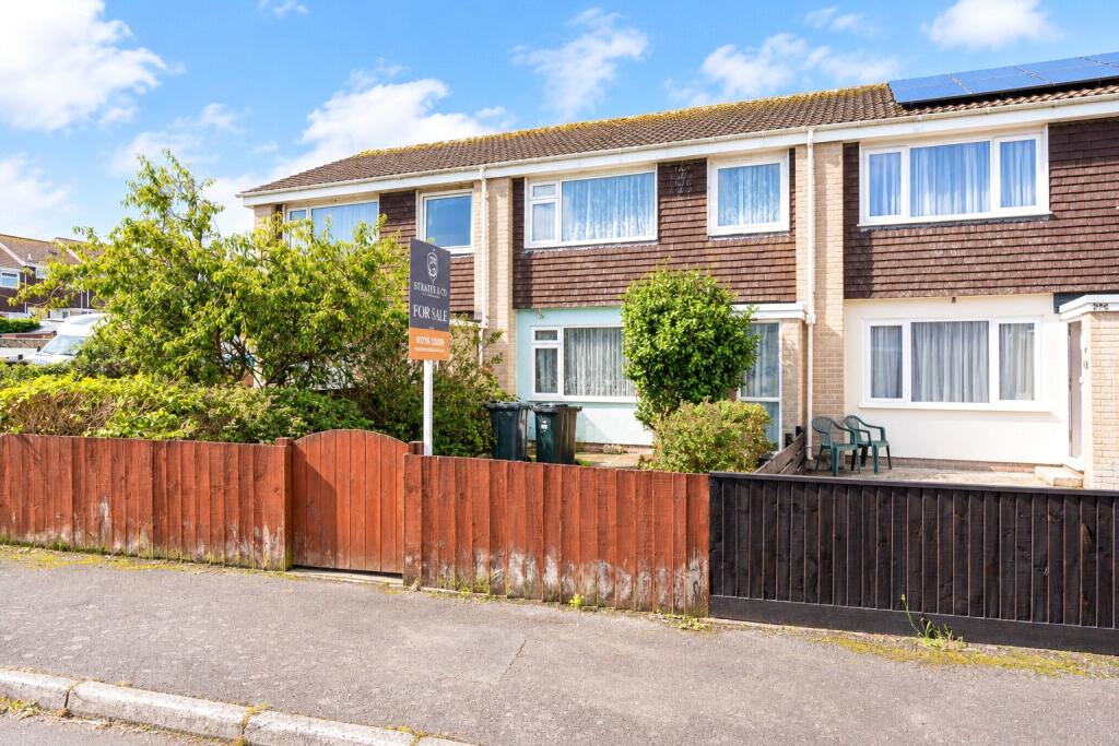 3 bedroom terraced house in Newlyn, great location, no chain
