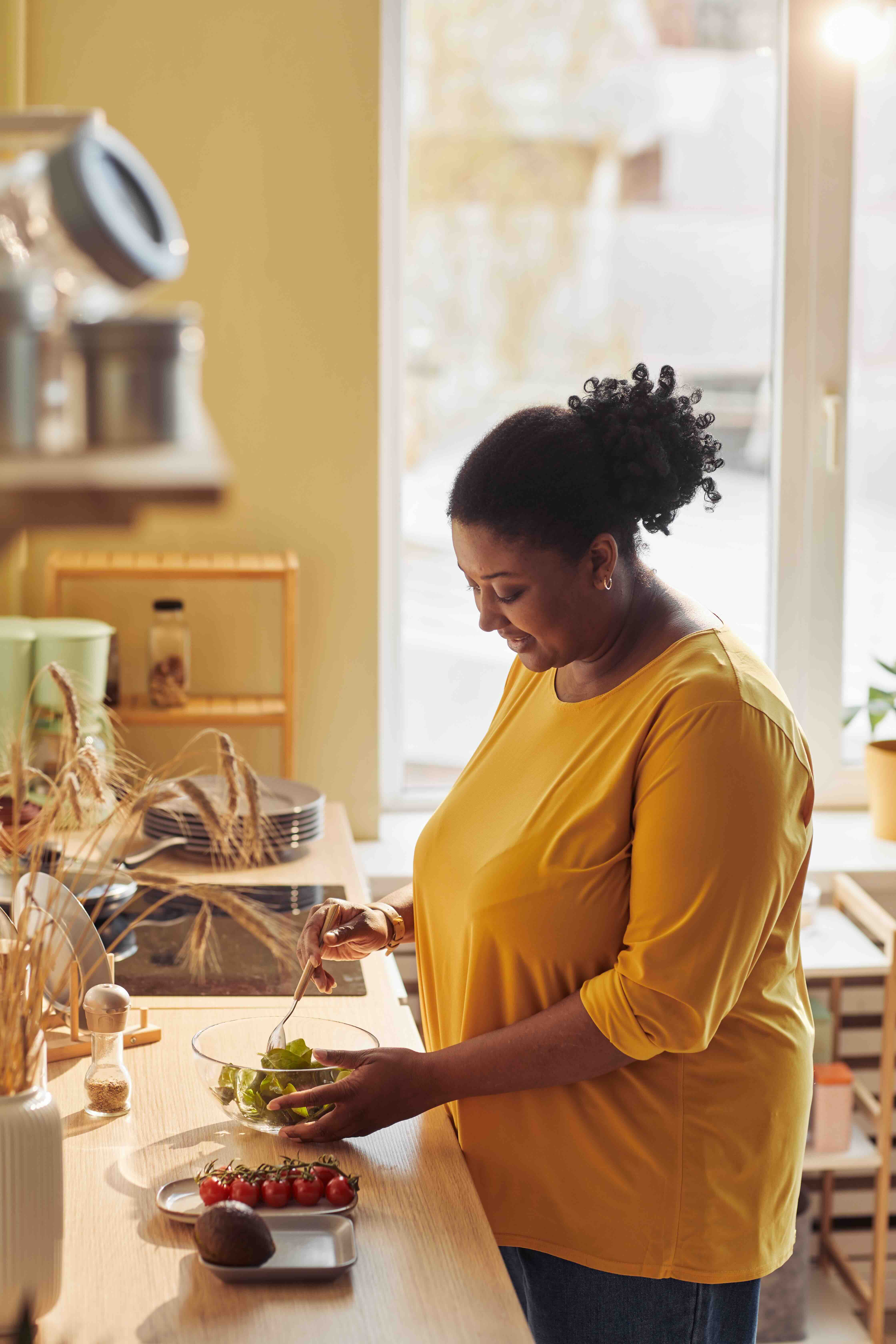 Meal replacement and prepared meal service options