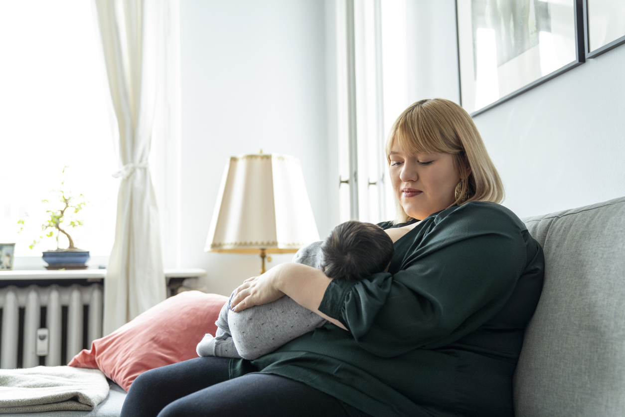 breastfeeding mom