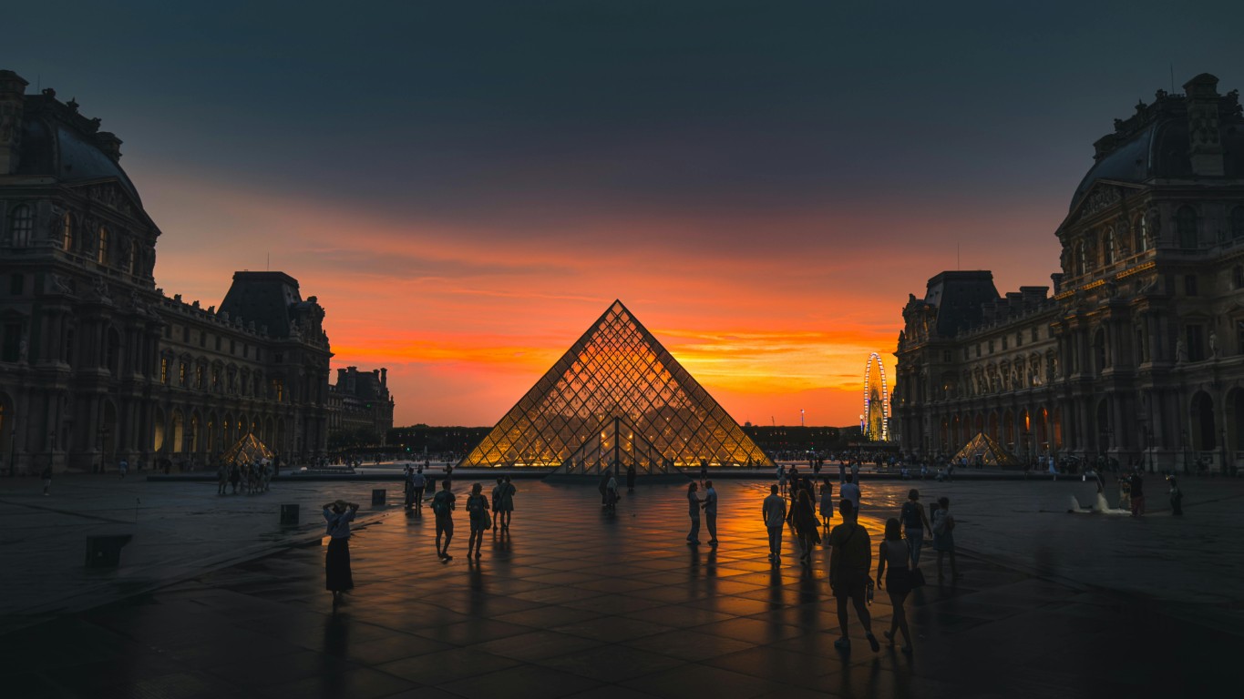The Heist That Shocked the World: The Louvre Museum and the Security Framework Failure