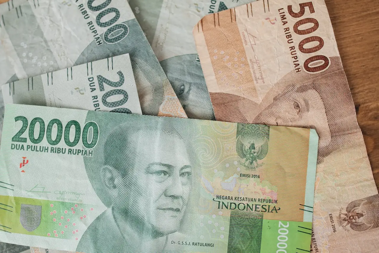 Pendapatan Supir Gojek Grab: Mana Lebih Besar?