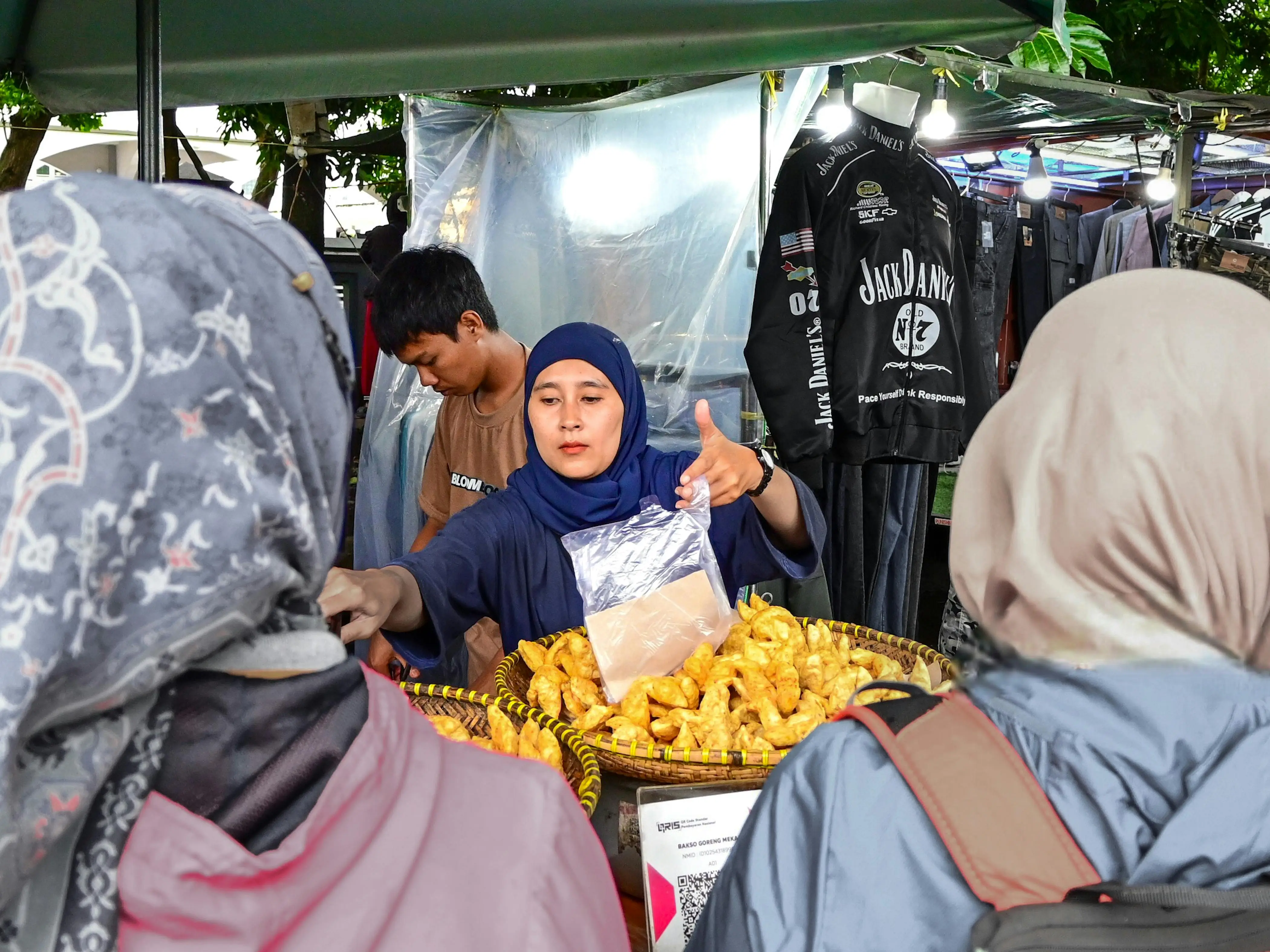 Sering Khilaf Bilang "Self-Reward"? Pahami Beda Keinginan dan Kebutuhan Finansial Biar Gaji Nggak Lenyap