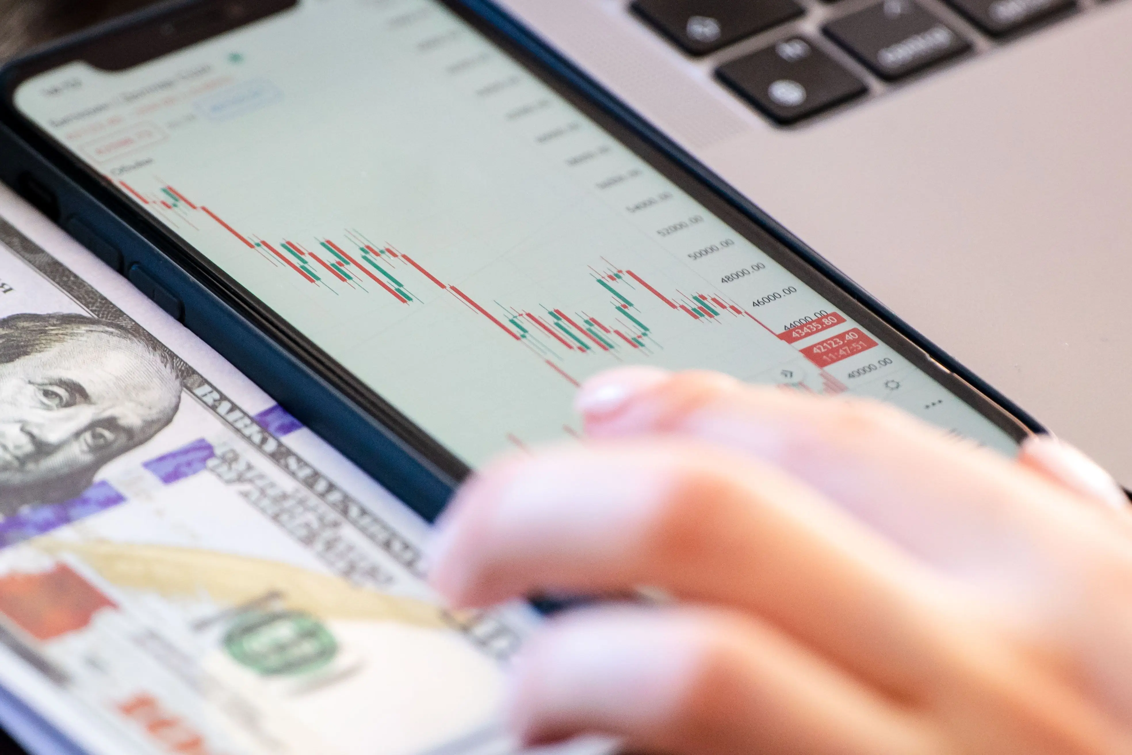 Cara Mengamankan Kekayaan Saat Nilai Dolar AS Terus Melesat