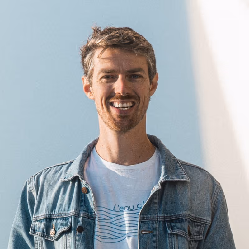 Portrait de Jean-Marc Duranton, Fondateur Ops Clean, suite à la migration réussie de leur plateforme e-commerce de Wix vers Shopify par SHUNPO