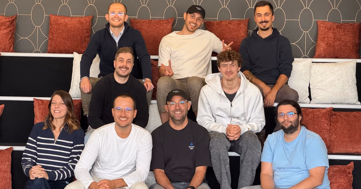 Photo de l'ensemble de la team SHUNPO, la seule agence LowCode NoCode de Lyon.