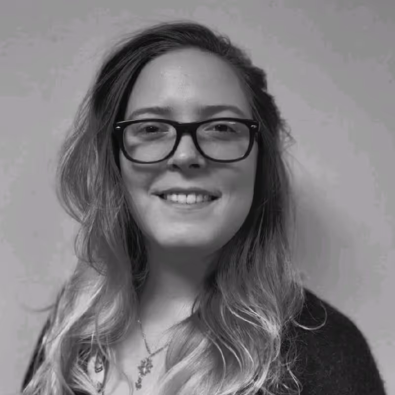 Portrait d'Émilie Giust, Responsable Projet HETIC, animant la formation LowCode NoCode donnée par l'agence SHUNPO