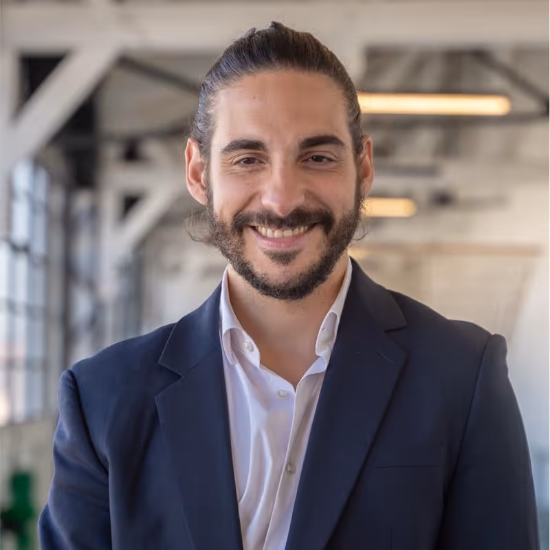 Portrait de Jérôme Misery, CEO de Blurec, après la refonte de ses deux sites webflow par l'agence SHUNPO