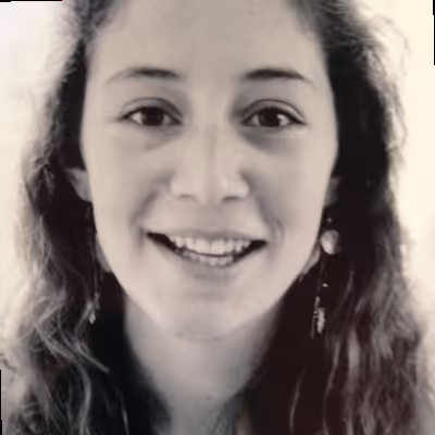 Portrait de Sophie Reneaume, Responsable chez Y-Brush, après la refonte de leur site e-commerce Shopify par l'agence SHUNPO