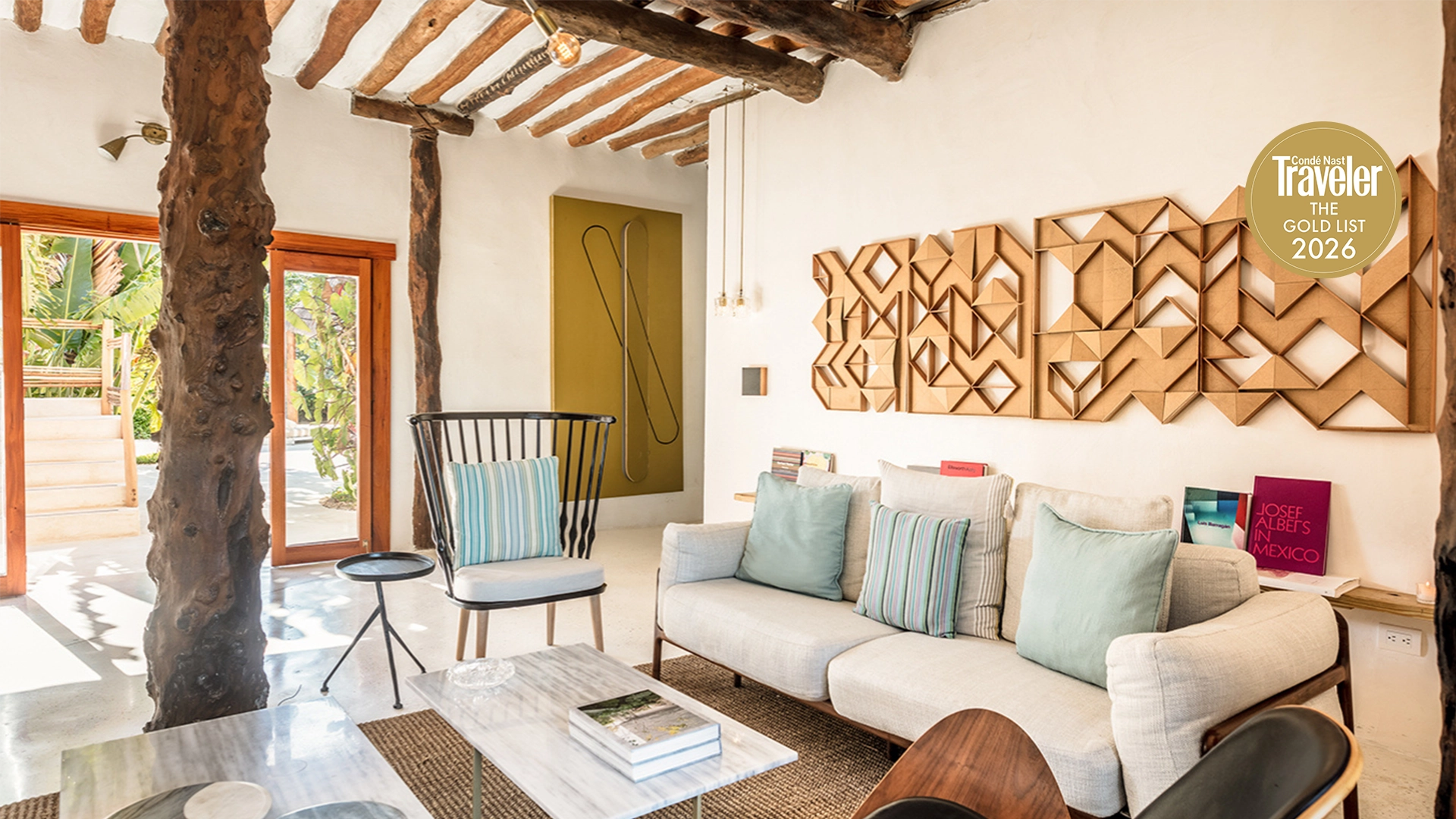 ser-casasandra-hotel-beach-front