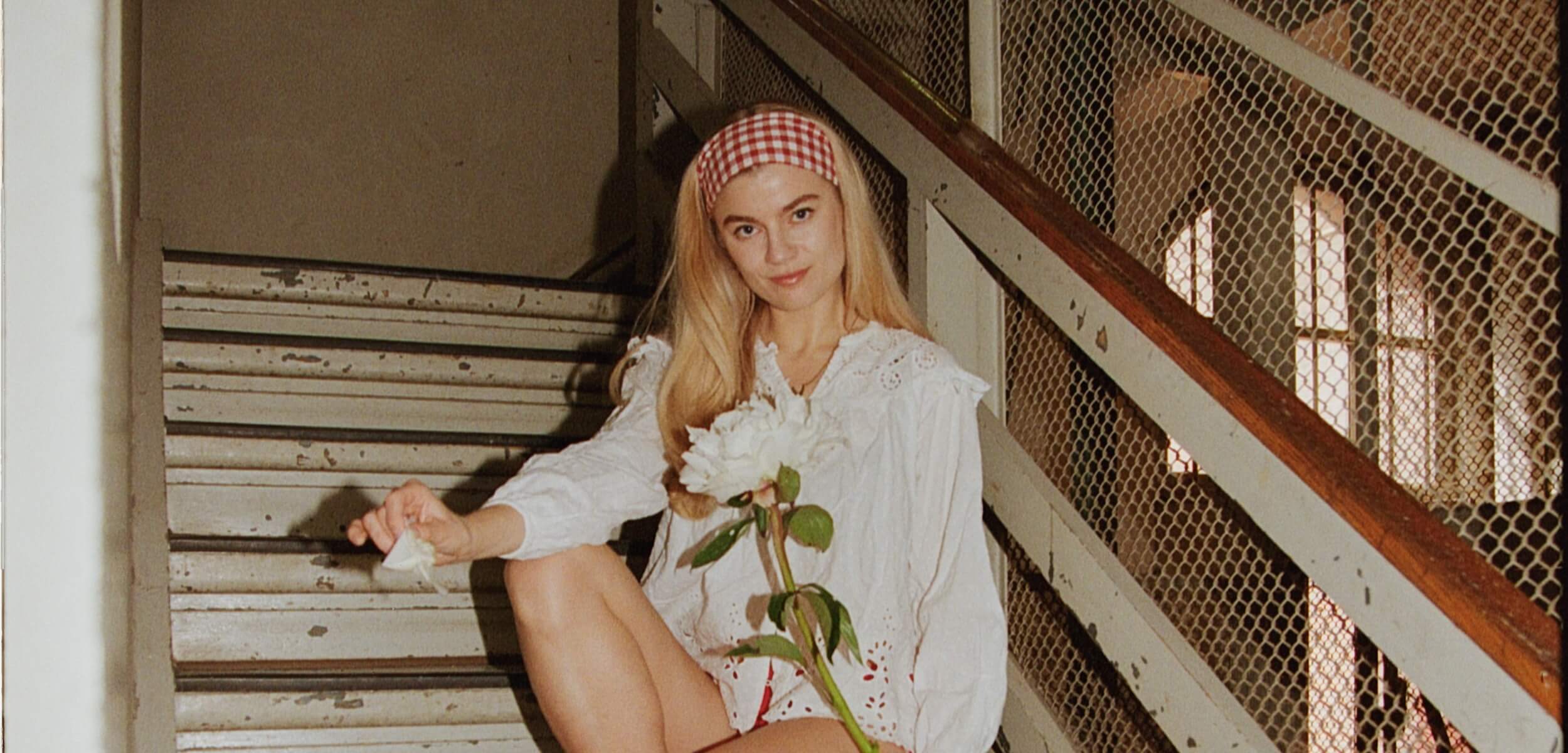 BROK OG GRÅD MED SOFIE RIISE NORS