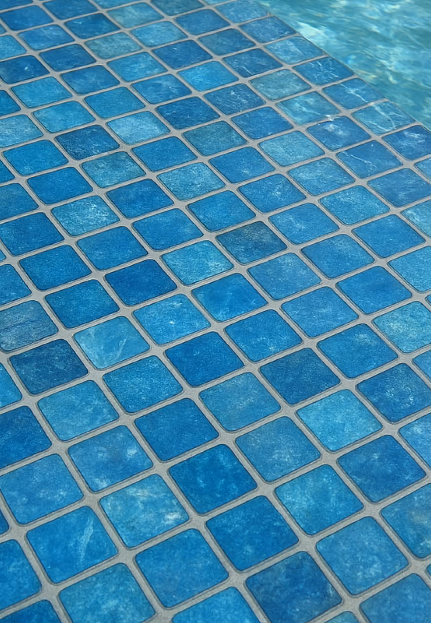 Ampron Infiniform medence