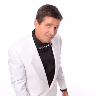 Chanteur, André Veilleux interprète les plus belles chansons françaises