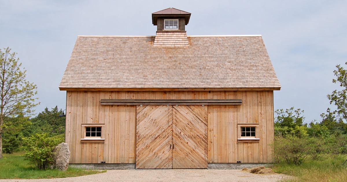 newly built cape cod barn garage